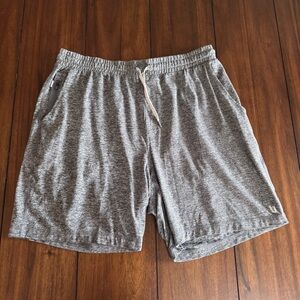 Vuori Ponto Shorts Mens Size L Gray 7” Inseam DreamKnit Lounge Soft V344